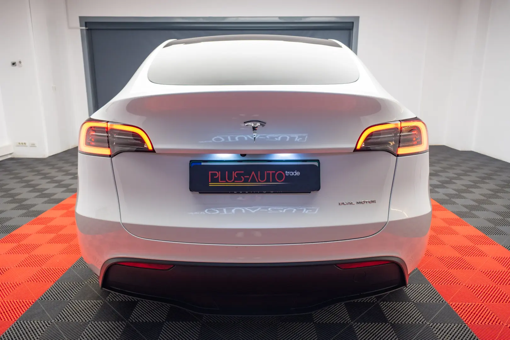 TESLA MODEL Y LONG RANGE