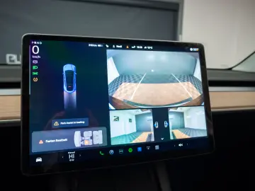 TESLA MODEL Y LONG RANGE