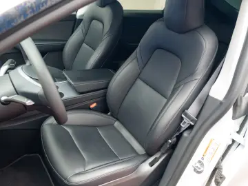 TESLA MODEL Y LONG RANGE