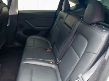 TESLA MODEL Y LONG RANGE