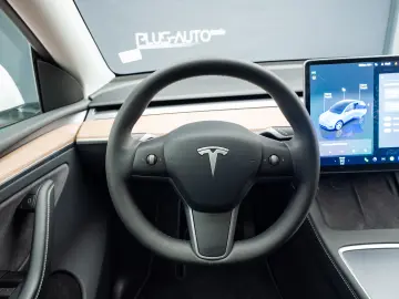 TESLA MODEL Y LONG RANGE