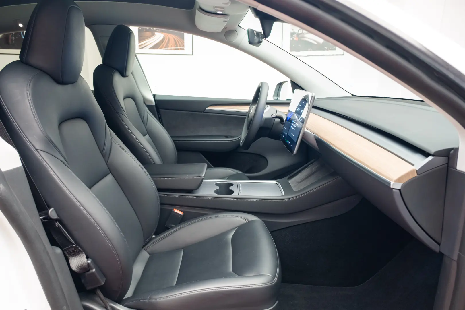 TESLA MODEL Y LONG RANGE