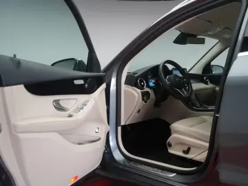 GLC 300 de 4Matic 9G-Tronic Leder Temp Kamera La