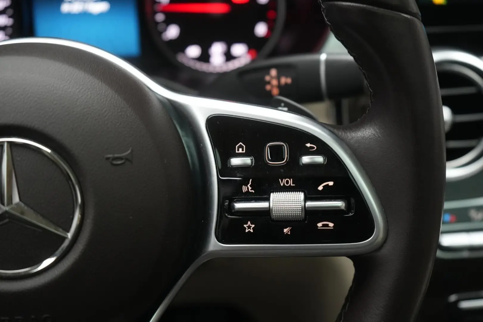 GLC 220 d 4Matic 9G-Tronic Leder Distronic Kamer