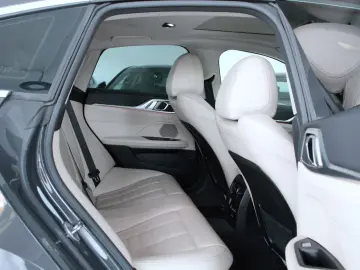 420d xDrive Gran Coupe Laser HeadUp Glasdach ACC