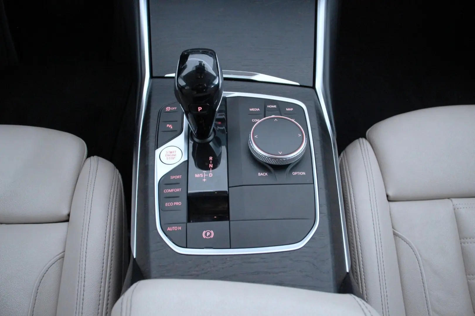 420d xDrive Gran Coupe Laser HeadUp Glasdach ACC