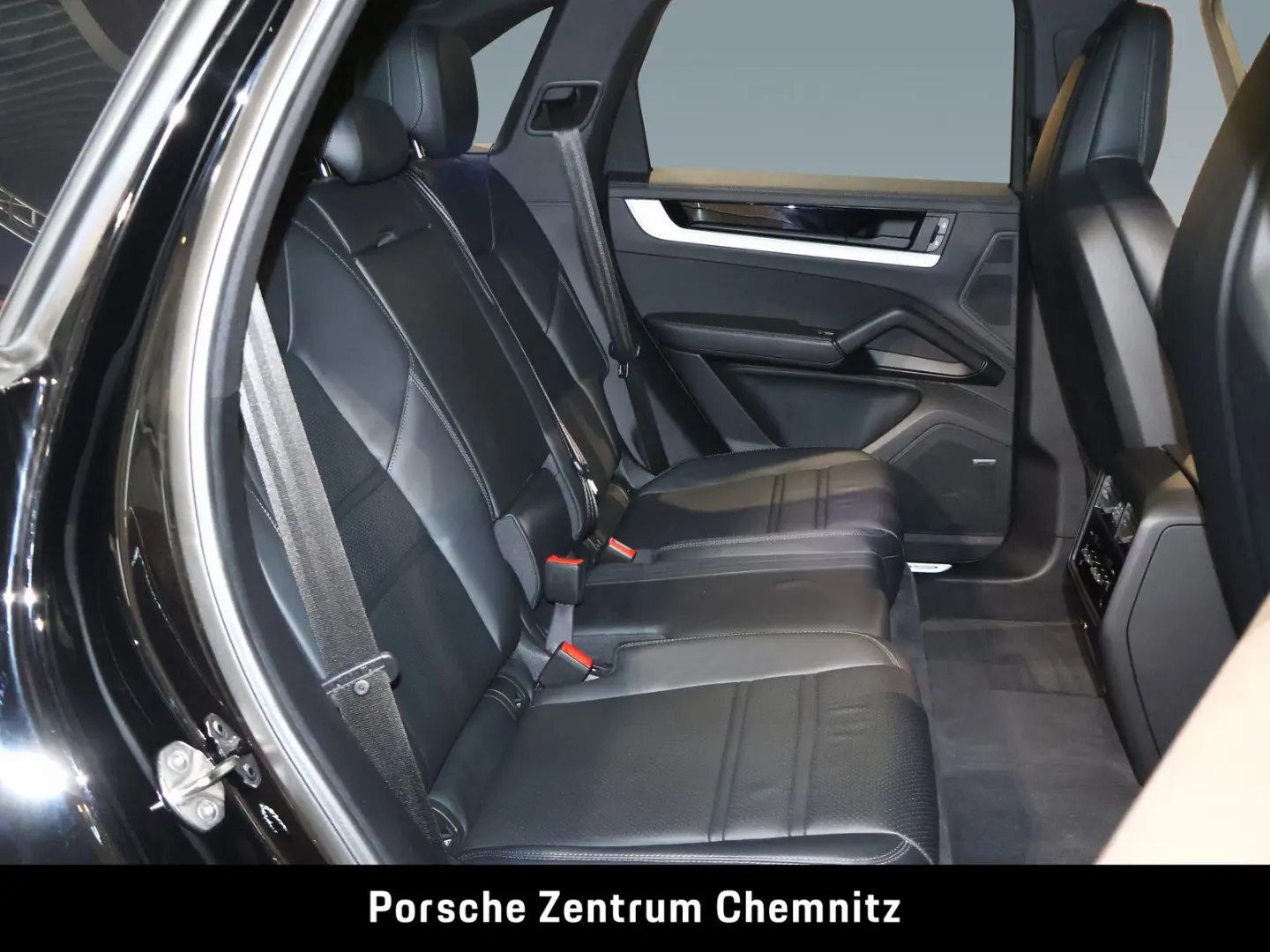 Cayenne S E-Hybrid InnoDrive;BOSE;Sportabgas;18-