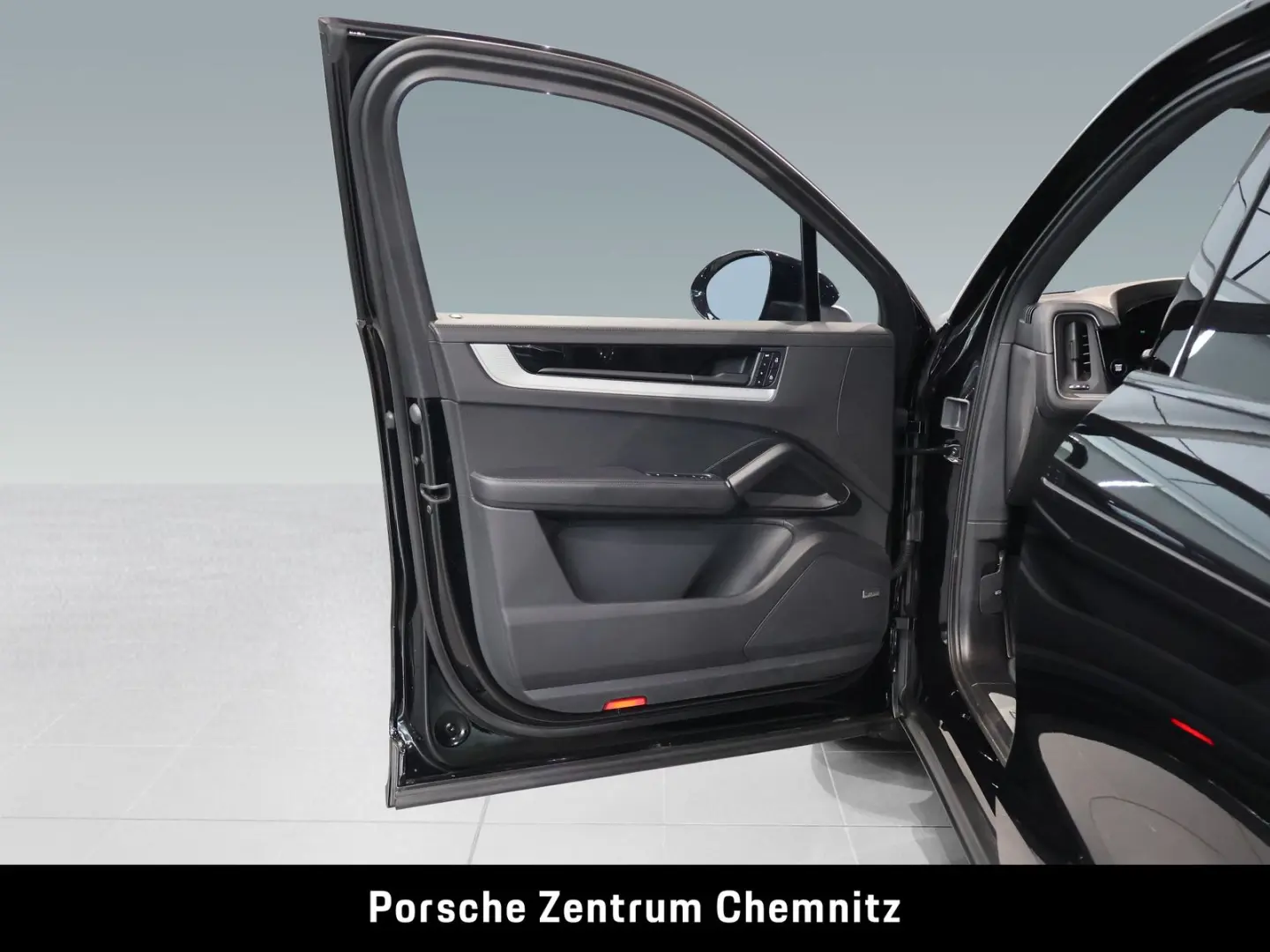 Cayenne S E-Hybrid InnoDrive;BOSE;Sportabgas;18-