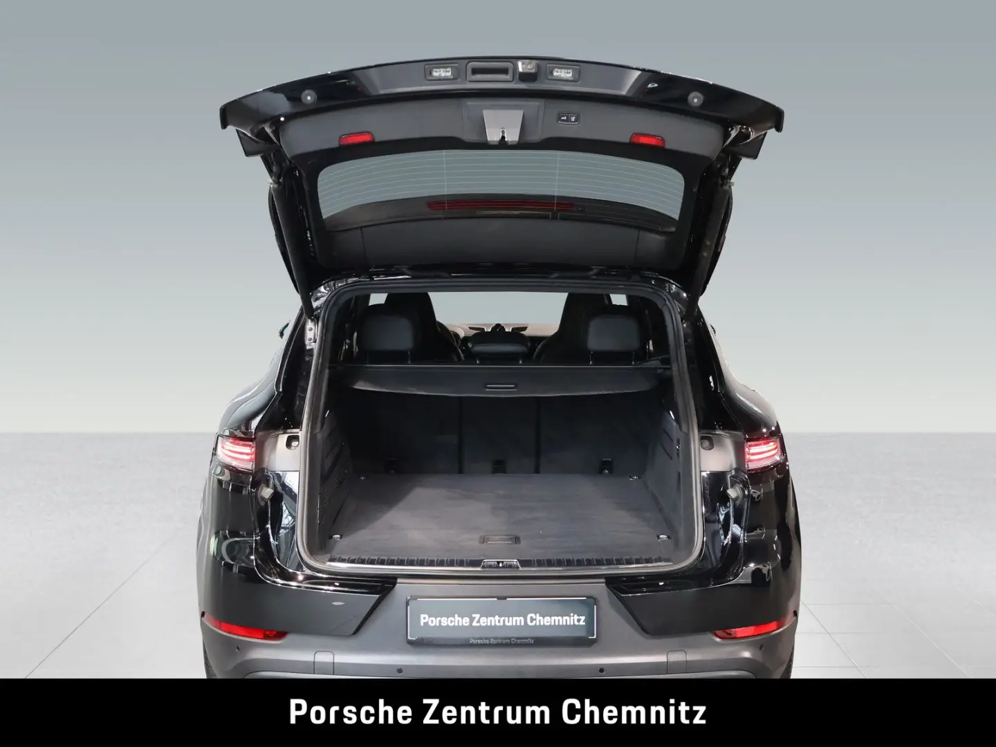 Cayenne S E-Hybrid InnoDrive;BOSE;Sportabgas;18-