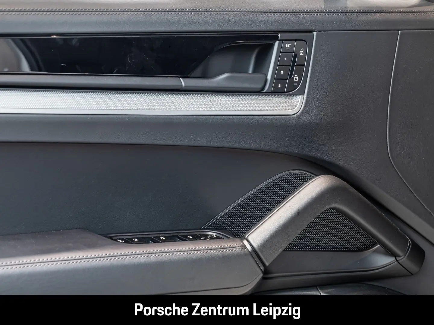 Cayenne E-Hybrid Coupe SportDesign Massage SAGA