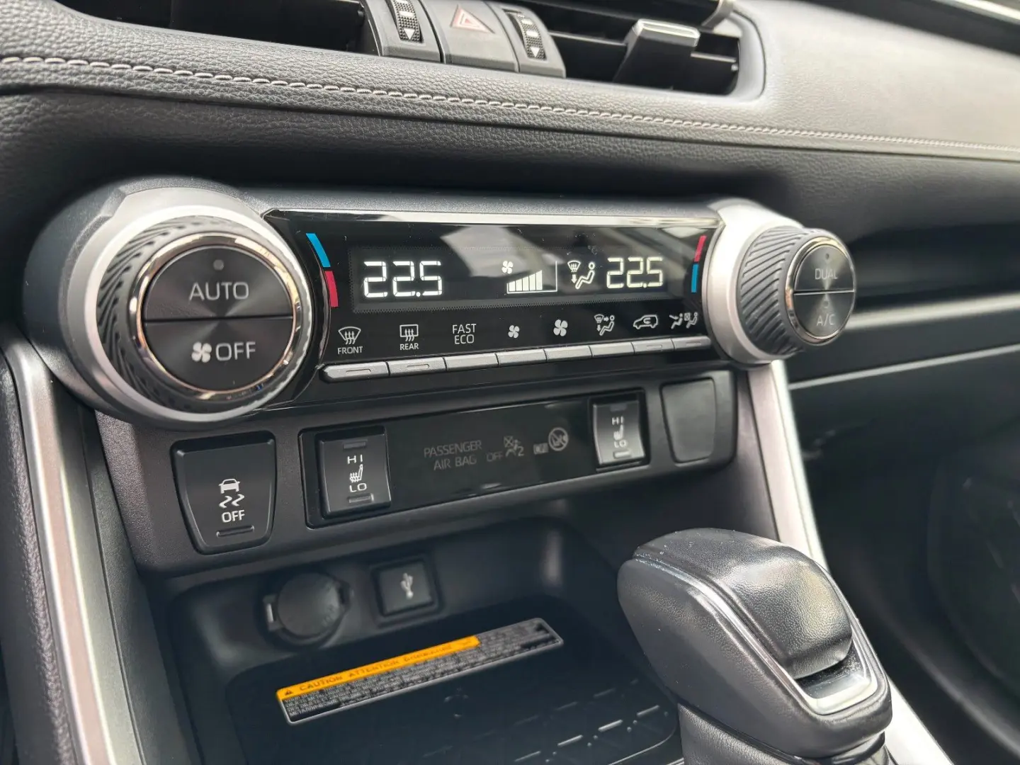 RAV4 Hybrid Team D  Kamera LED