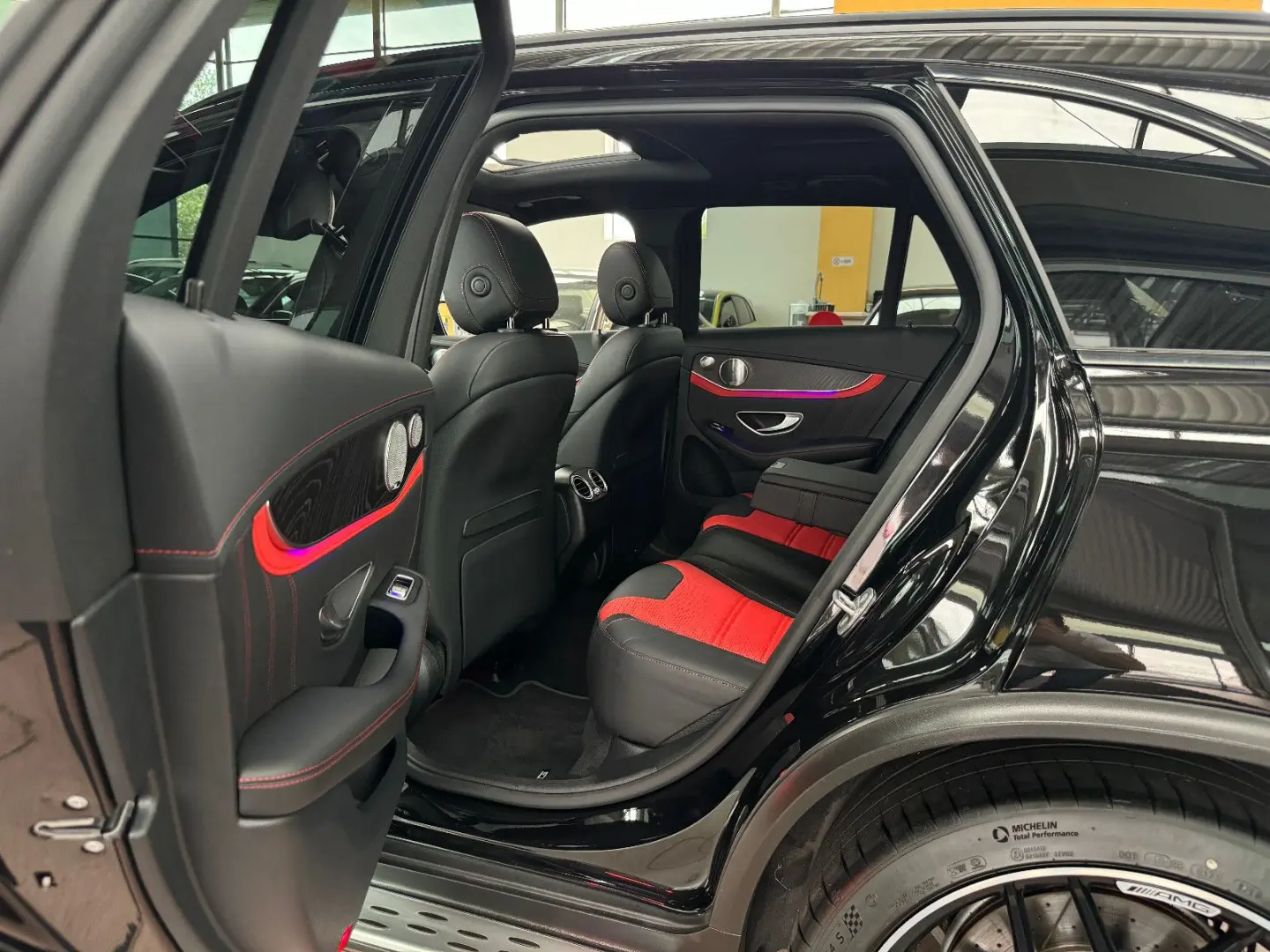 GLC 63 AMG S Aerodynamik Kit HUD Keyless Pano360