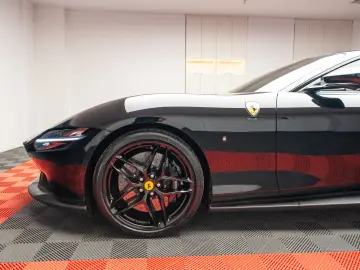 FERRARI ROMA DISPONIBIL IMEDIAT 10.000 KM