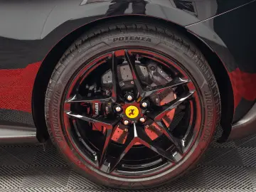 FERRARI ROMA DISPONIBIL IMEDIAT 10.000 KM