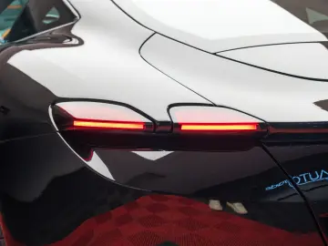 FERRARI ROMA DISPONIBIL IMEDIAT 10.000 KM