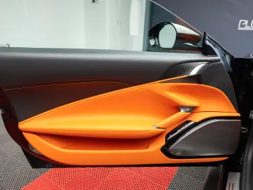 FERRARI ROMA DISPONIBIL IMEDIAT 10.000 KM