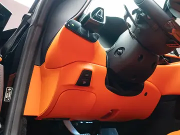 FERRARI ROMA DISPONIBIL IMEDIAT 10.000 KM