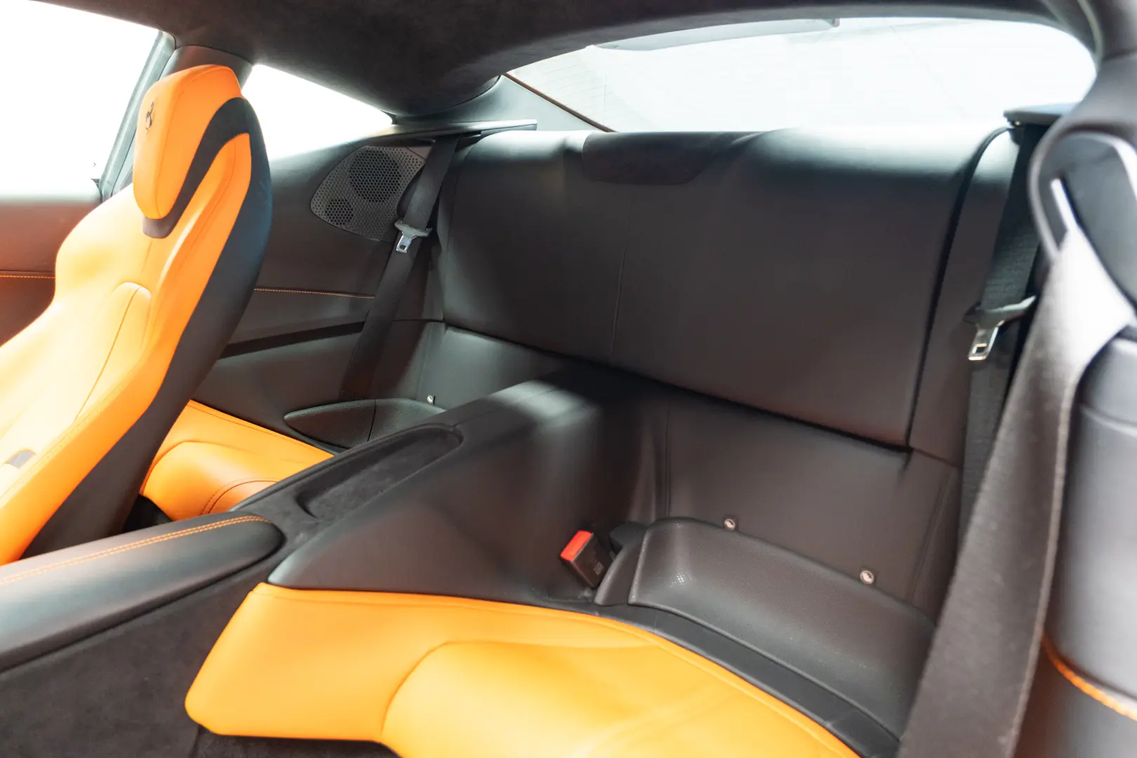 FERRARI ROMA DISPONIBIL IMEDIAT 10.000 KM