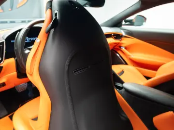 FERRARI ROMA DISPONIBIL IMEDIAT 10.000 KM