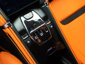 FERRARI ROMA DISPONIBIL IMEDIAT 10.000 KM