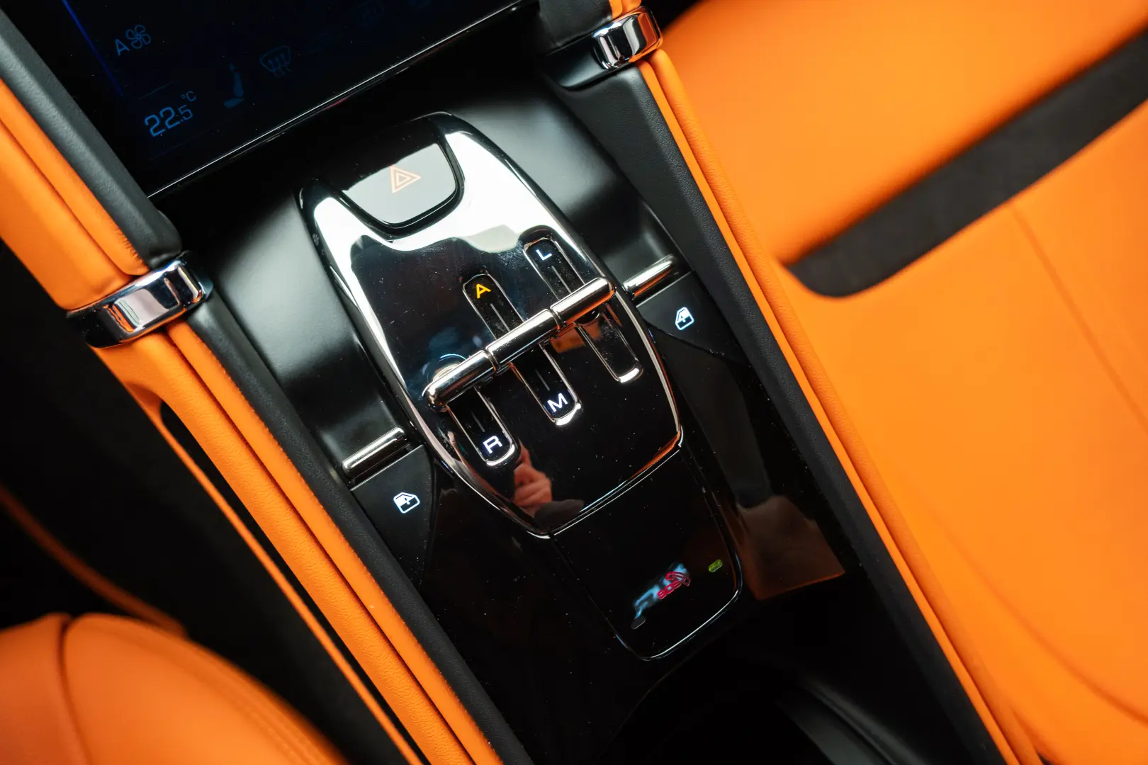 FERRARI ROMA DISPONIBIL IMEDIAT 10.000 KM