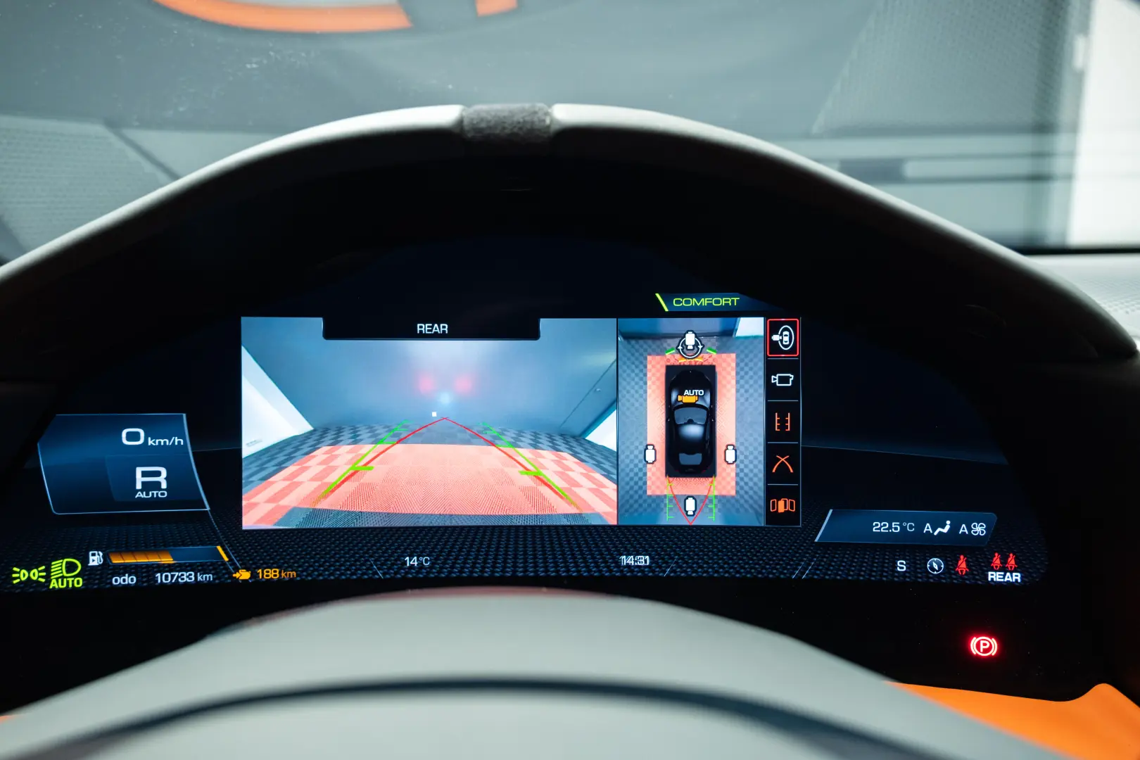 FERRARI ROMA DISPONIBIL IMEDIAT 10.000 KM