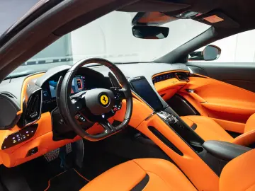 FERRARI ROMA DISPONIBIL IMEDIAT 10.000 KM