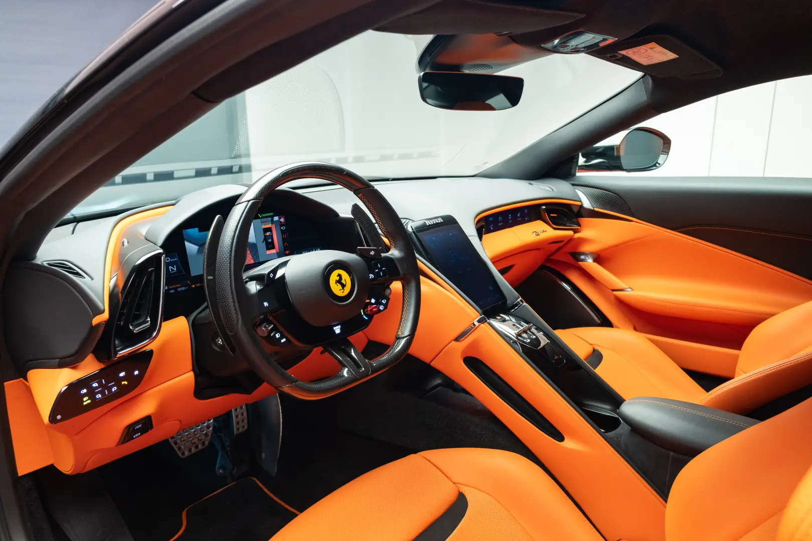 FERRARI ROMA DISPONIBIL IMEDIAT 10.000 KM