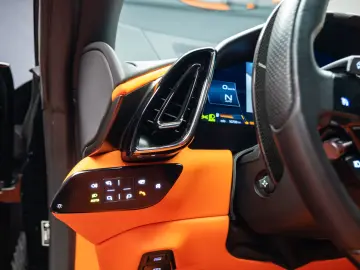 FERRARI ROMA DISPONIBIL IMEDIAT 10.000 KM