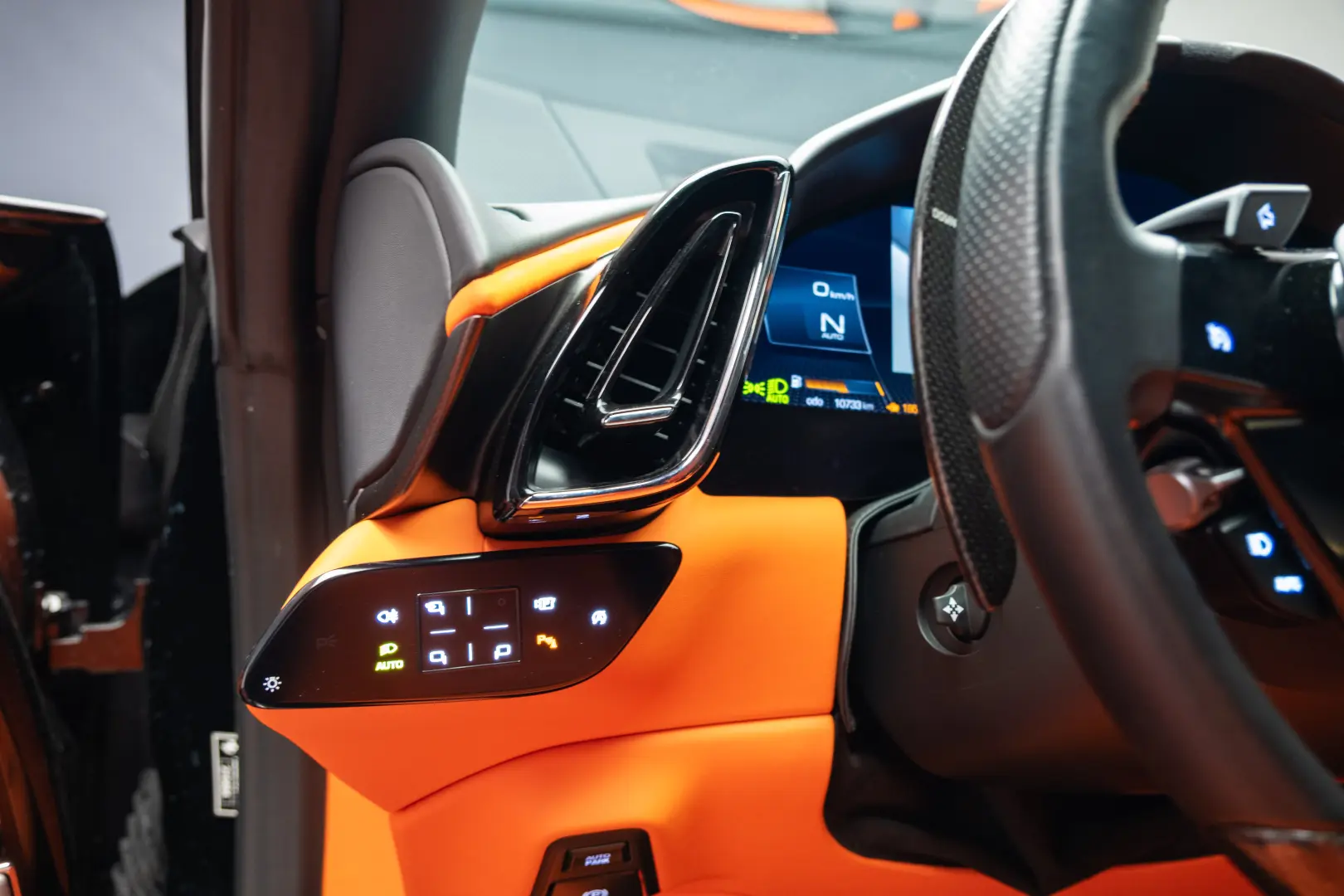 FERRARI ROMA DISPONIBIL IMEDIAT 10.000 KM