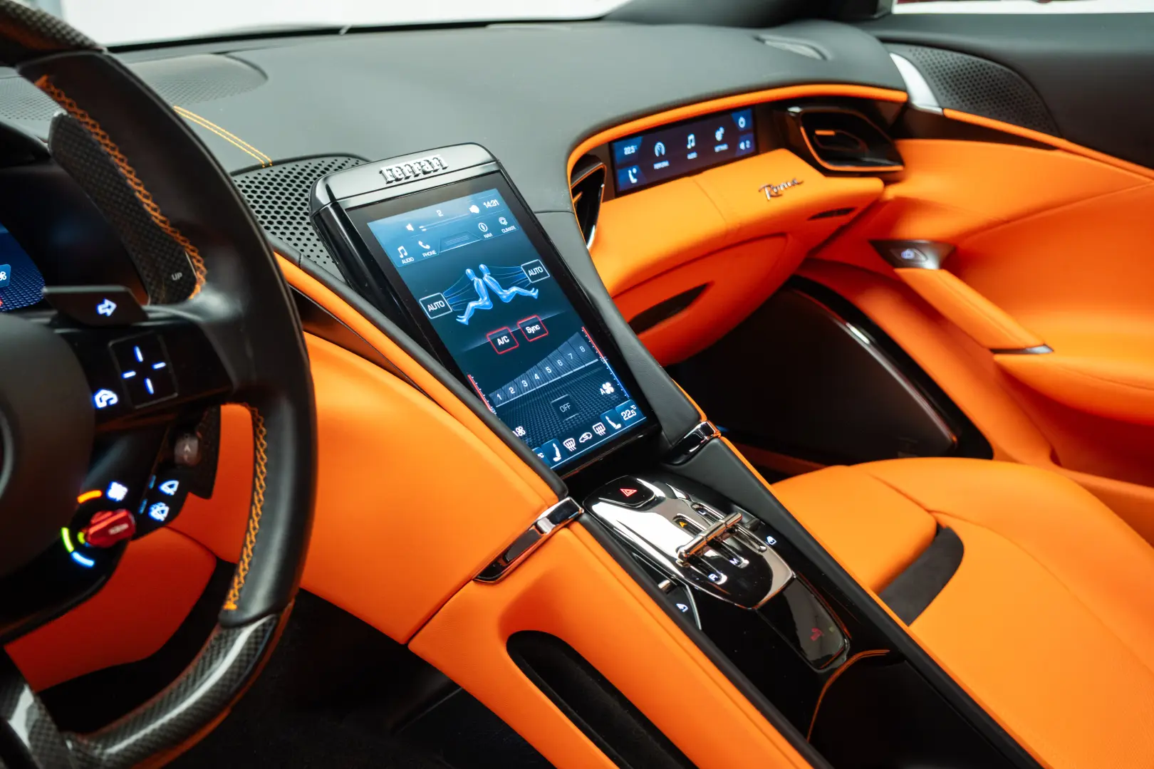 FERRARI ROMA DISPONIBIL IMEDIAT 10.000 KM