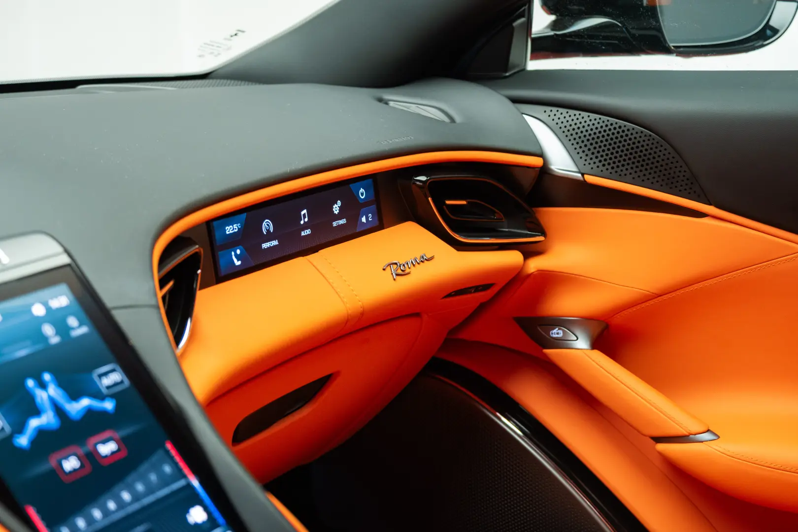 FERRARI ROMA DISPONIBIL IMEDIAT 10.000 KM