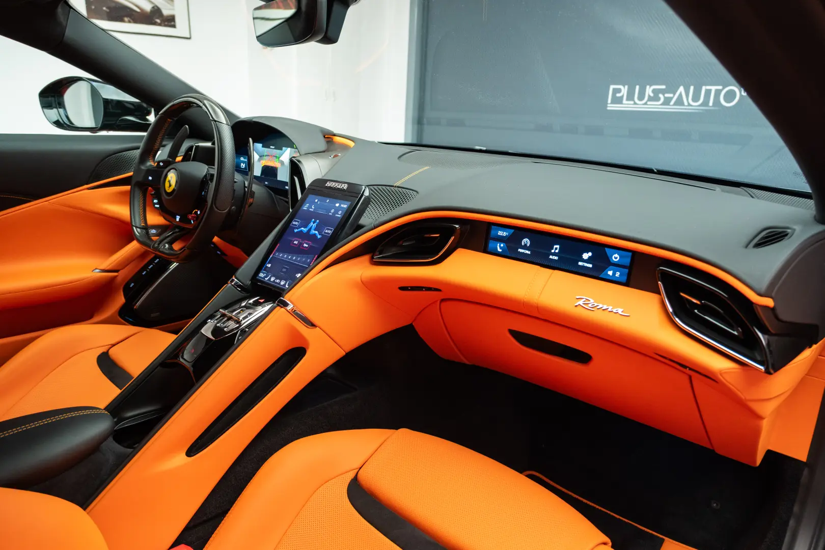 FERRARI ROMA DISPONIBIL IMEDIAT 10.000 KM