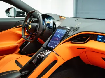 FERRARI ROMA DISPONIBIL IMEDIAT 10.000 KM