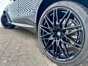 X5M Competition MY25 Pano B&W SportExh. Massage