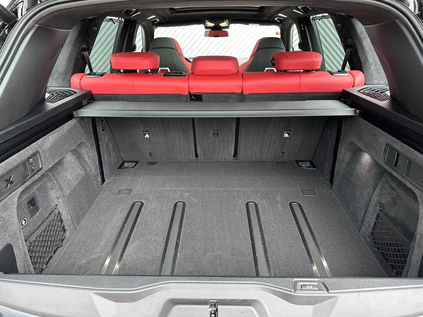 X5M Competition MY25 Pano B&W SportExh. Massage