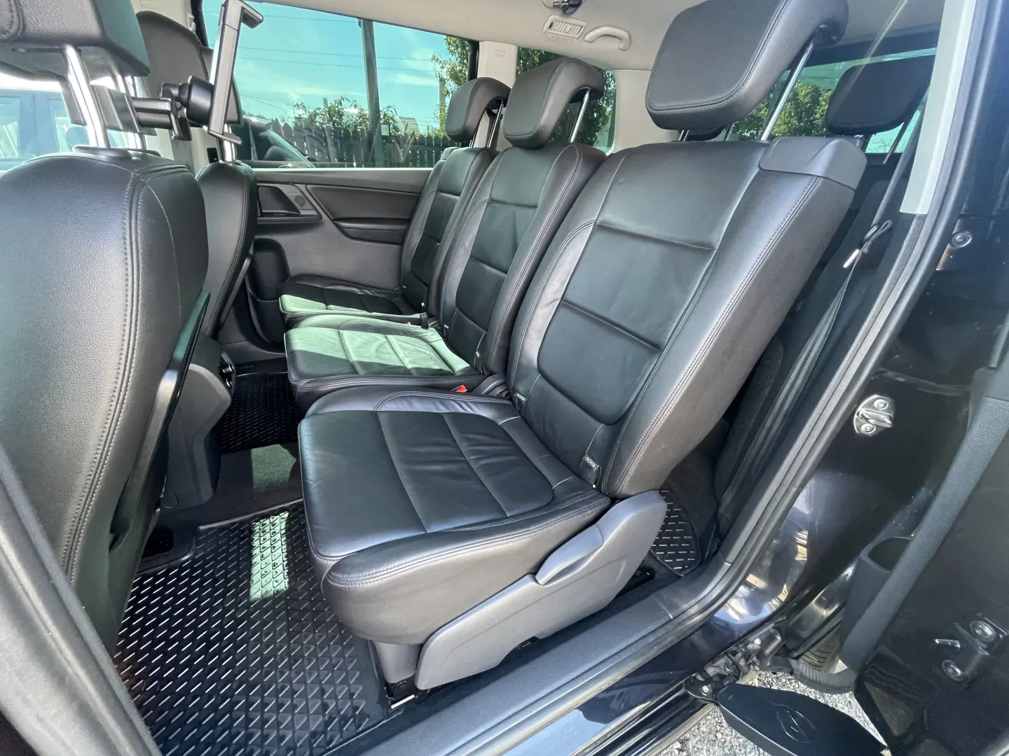 SHARAN 2.0TDI DSG 184 CP 7 LOCURI