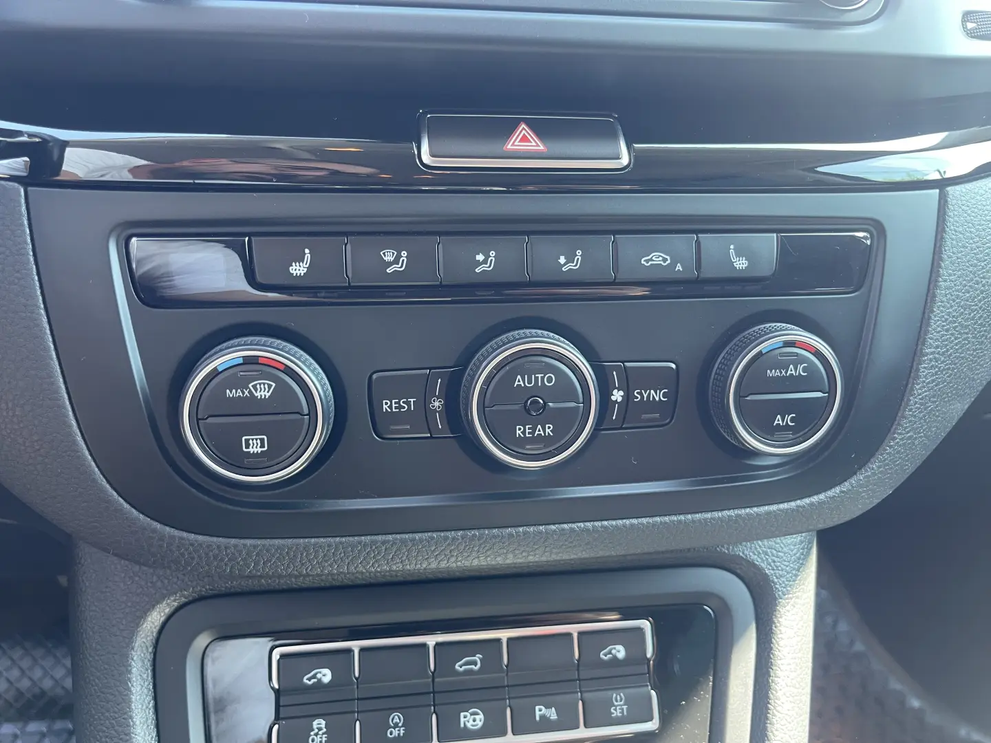 SHARAN 2.0TDI DSG 184 CP 7 LOCURI