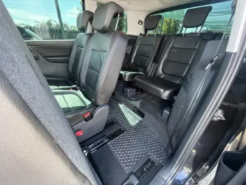 SHARAN 2.0TDI DSG 184 CP 7 LOCURI