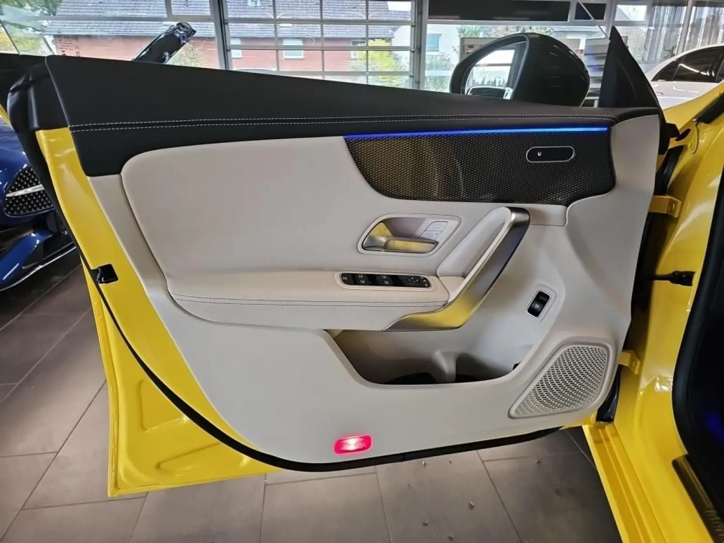 CLA 200 Coupé PROGRESSIVE PANO AMBIENTE KAMERA