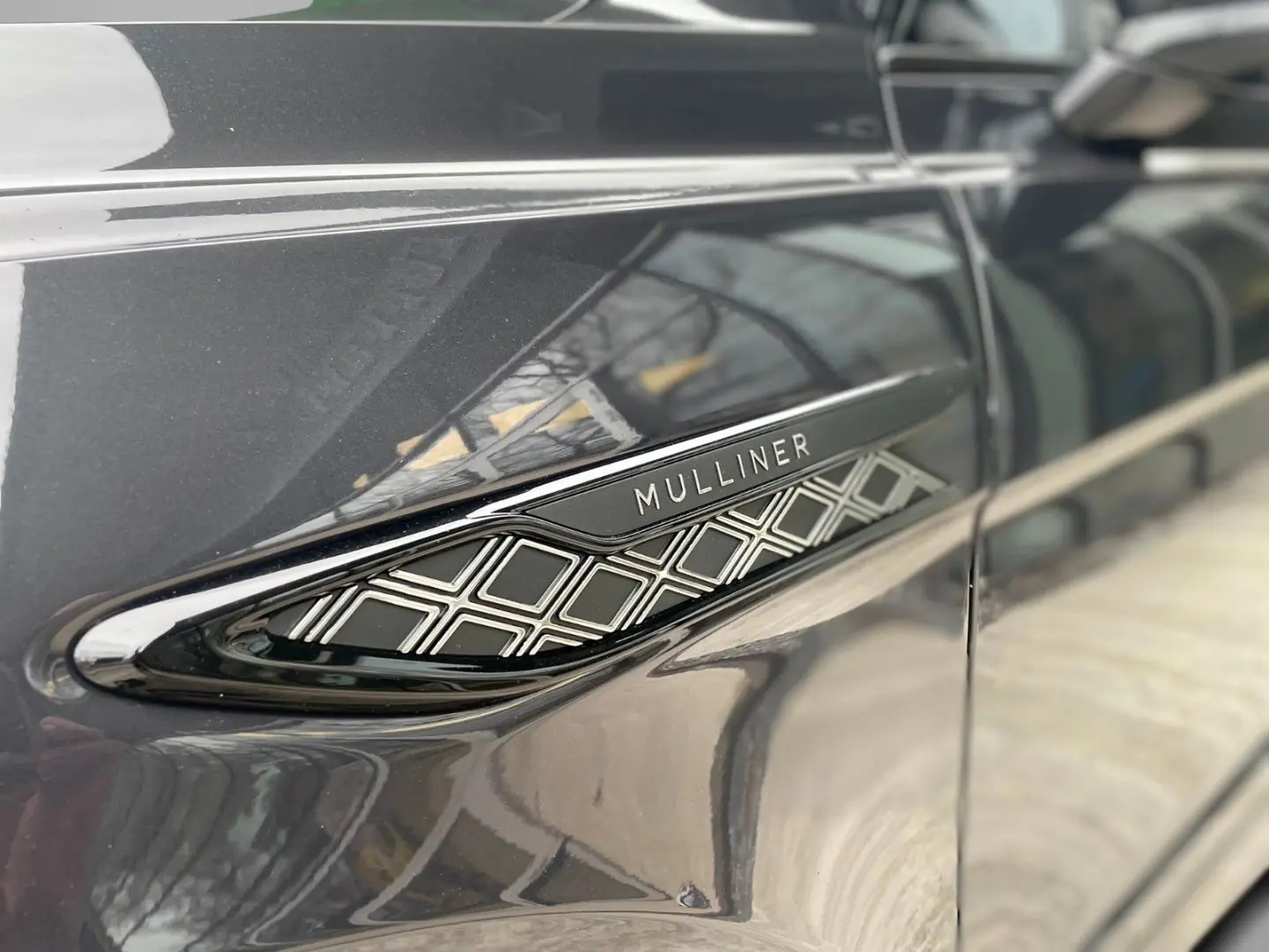 Bentayga EWB 4.0 Mulliner  - Naim Pano