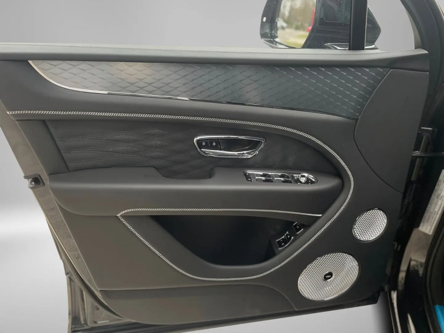 Bentayga EWB 4.0 Mulliner  - Naim Pano