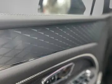 Bentayga EWB 4.0 Mulliner  - Naim Pano