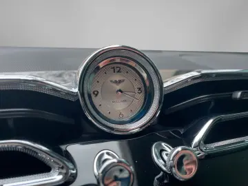 Bentayga EWB 4.0 Mulliner  - Naim Pano