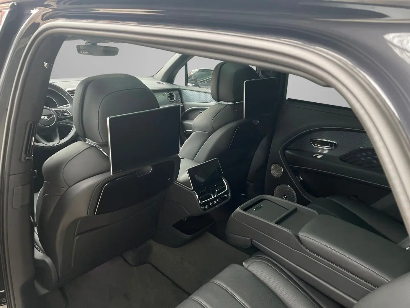 Bentayga EWB 4.0 Mulliner  - Naim Pano