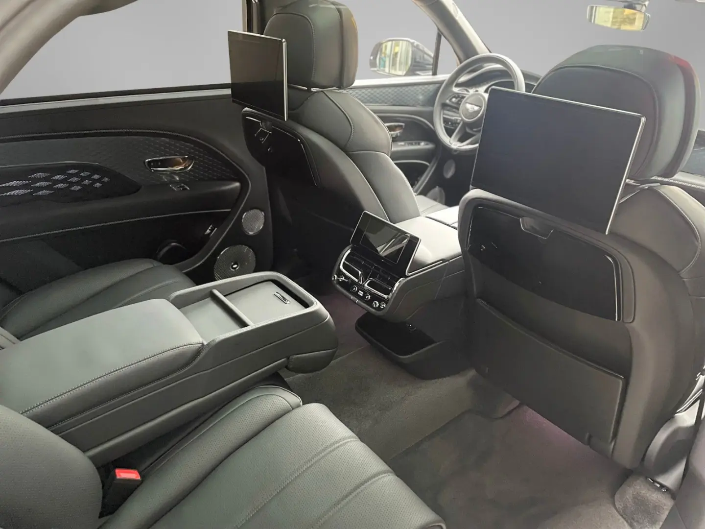 Bentayga EWB 4.0 Mulliner  - Naim Pano