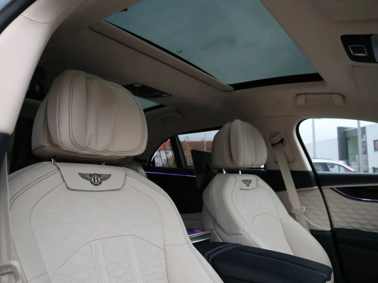 Flying Spur Speed V8 Hybrid  Rotating RSE