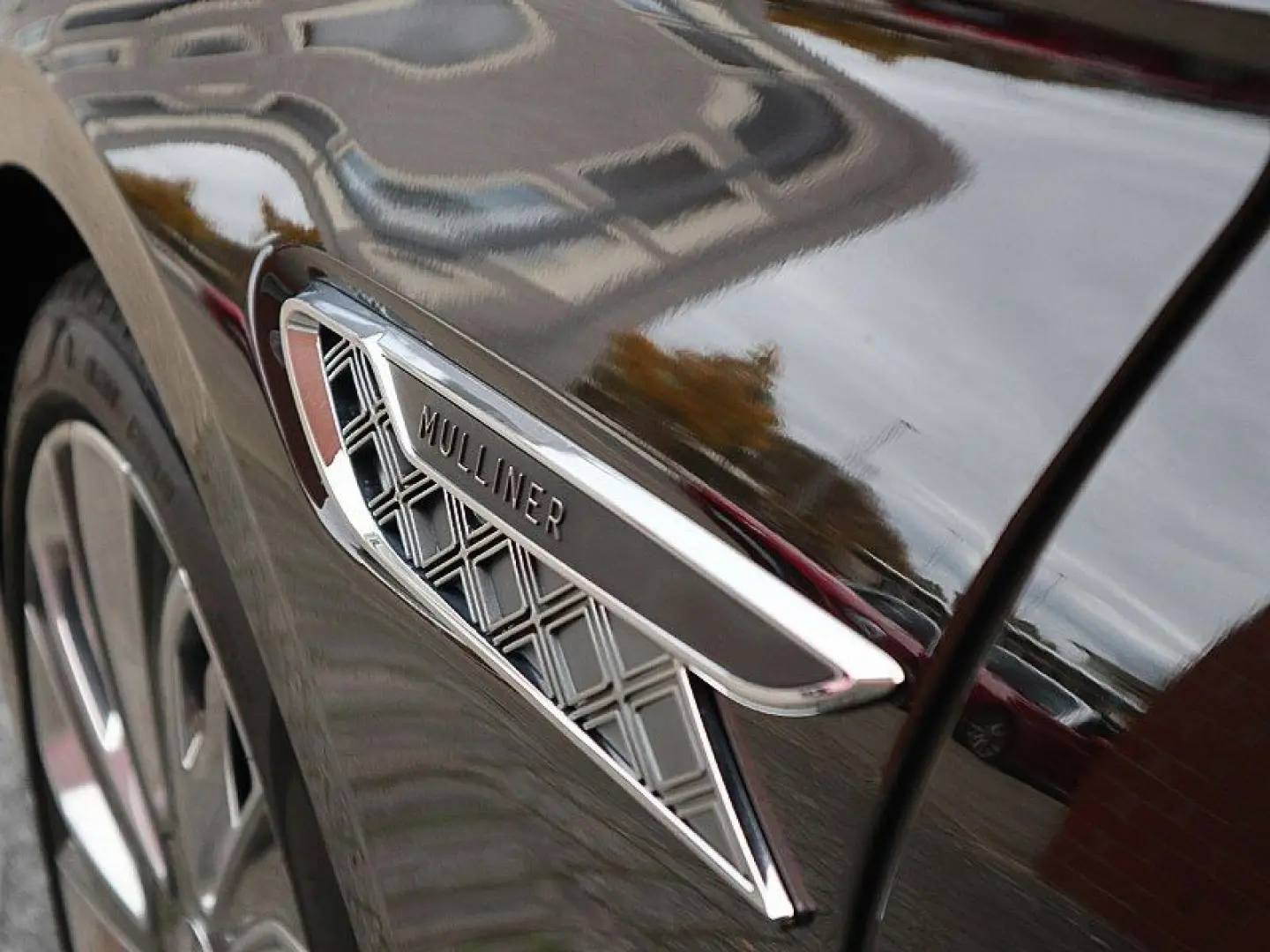 Flying Spur MULLINER V8 Hybrid  Naim RSE