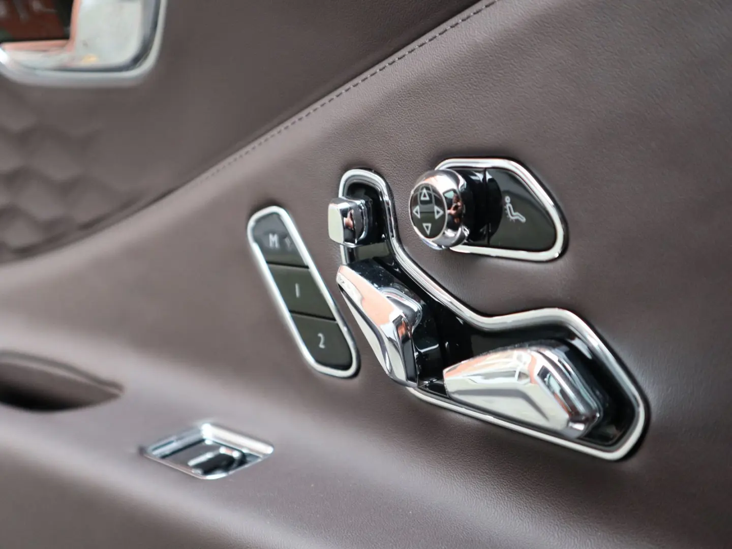 Flying Spur MULLINER V8 Hybrid  Naim RSE