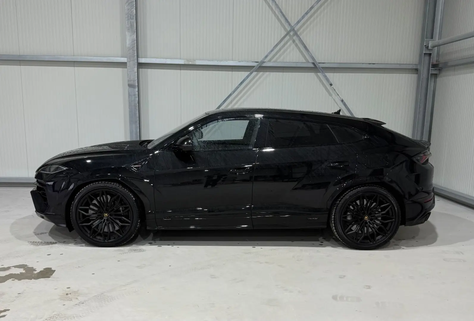 Urus 4.0 V8 PHEV SE - FAST VOLL